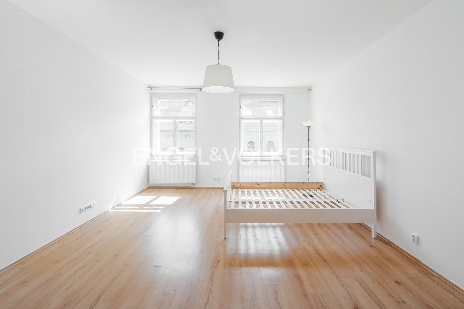Pronájem bytu 1+1 60 m² - View 2