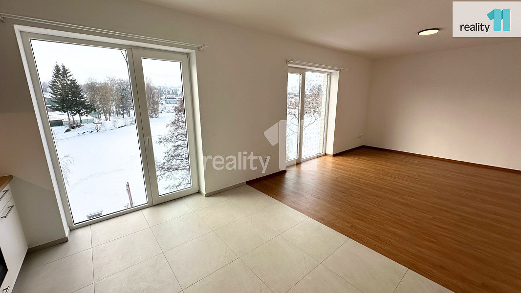Pronájem bytu 2+kk 61 m² – fotografie 4