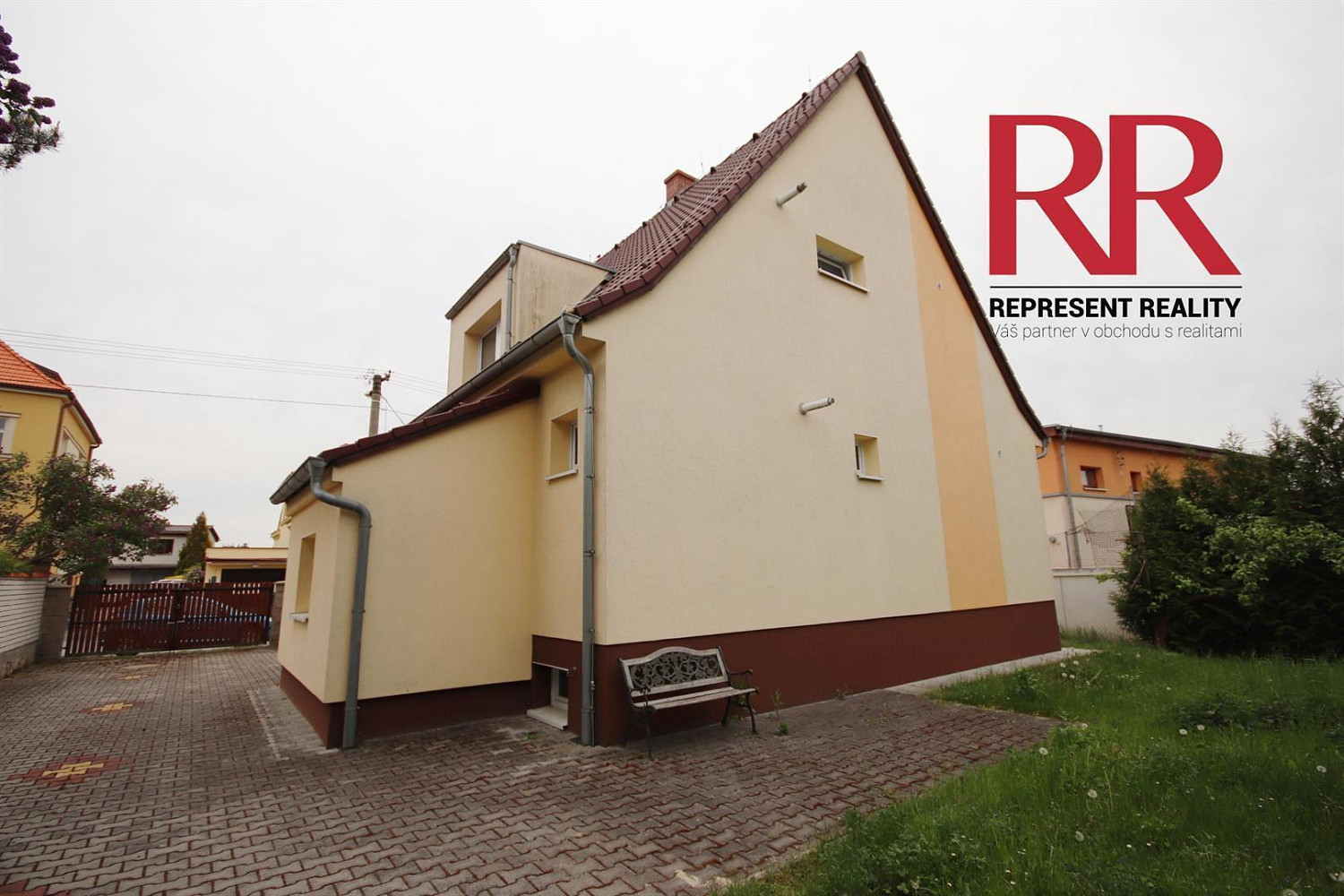 Pronájem domu 160 m² s pozemkem 450 m² — photo 2