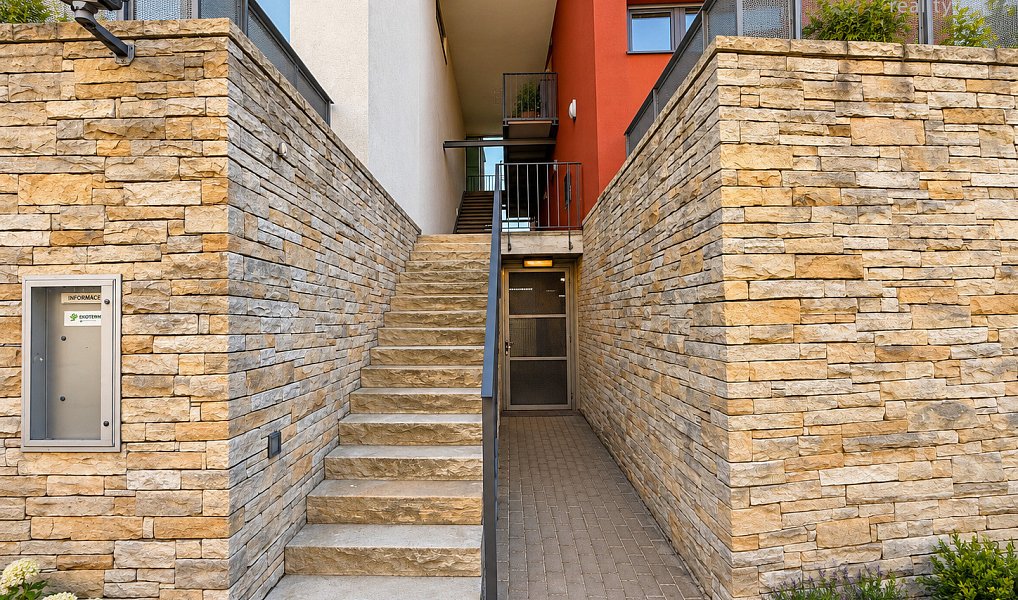 Pronájem bytu 2+kk 56 m², Praha – náhled fotky 4