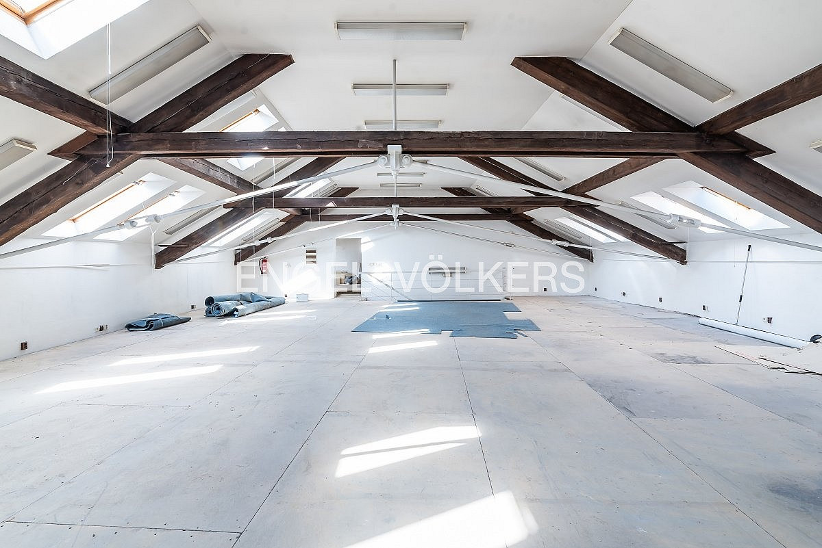 Pronájem kanceláře 287 m² – fotografie 3