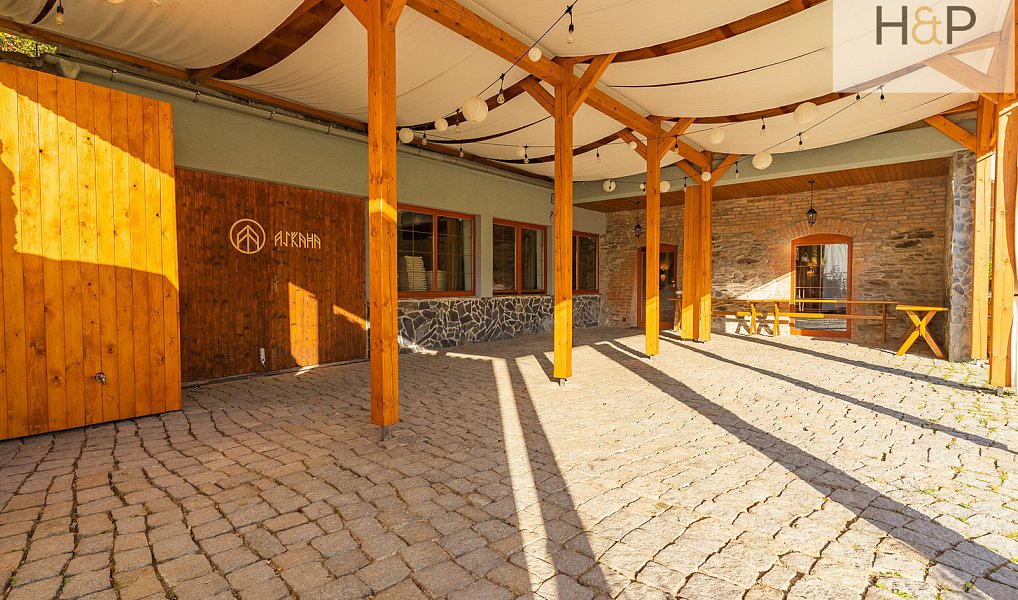 Prodej ubytovacího objektu 580 m², Oskava – náhled fotky 12