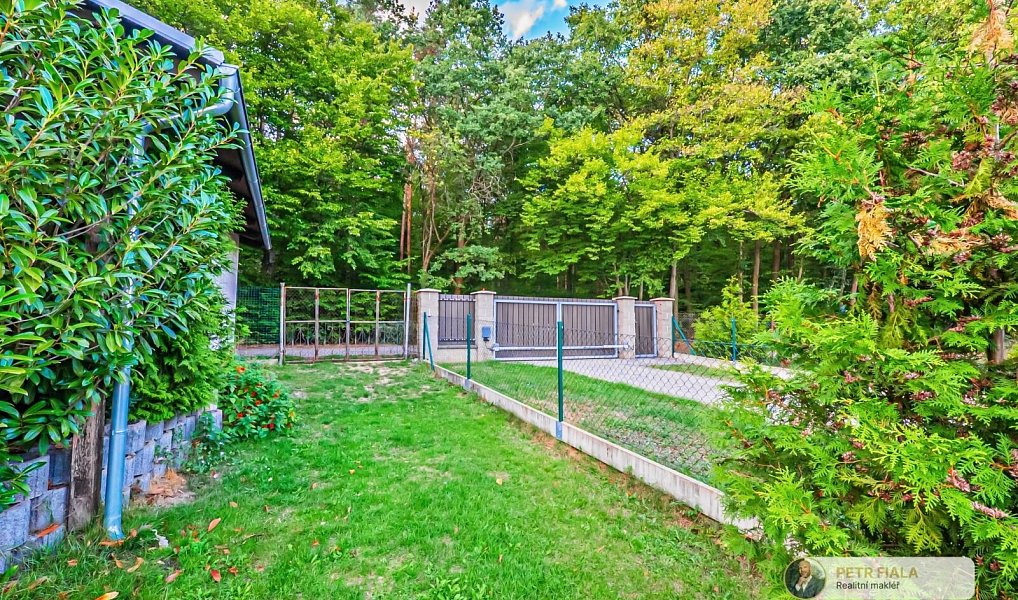 Prodej stavebního pozemku 1 000 m², Čisovice – náhled fotky 20