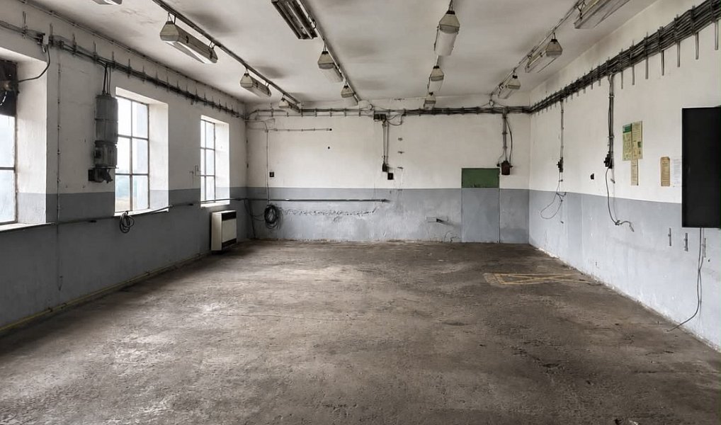 Pronájem kanceláře 139 m², Moravany – náhled fotky 2