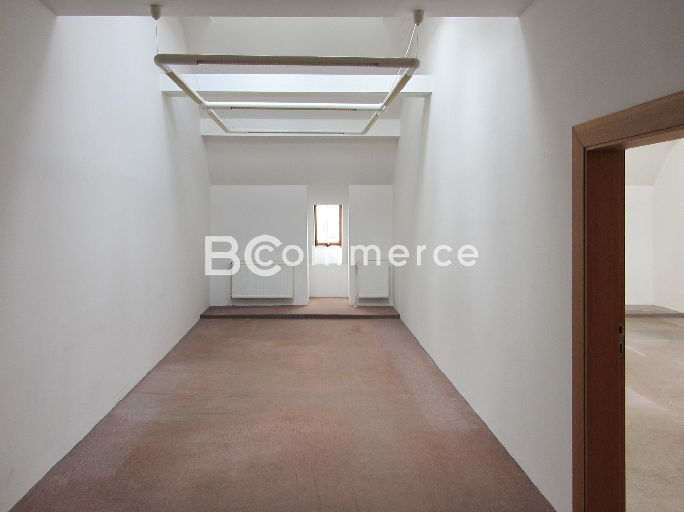 Pronájem kanceláře 61 m² – fotografie 4