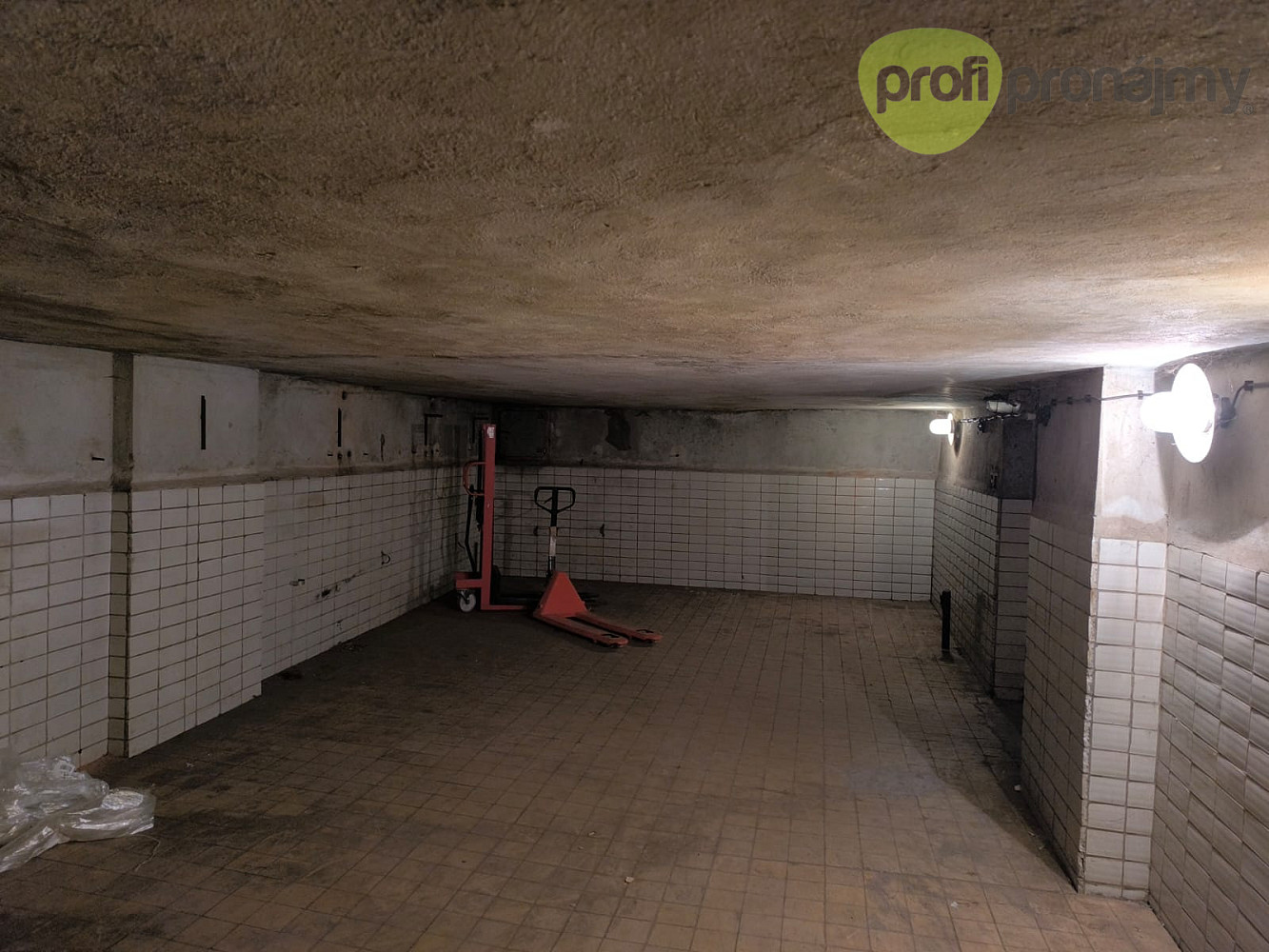 Pronájem skladovacích prostor 172 m² – fotografie 2
