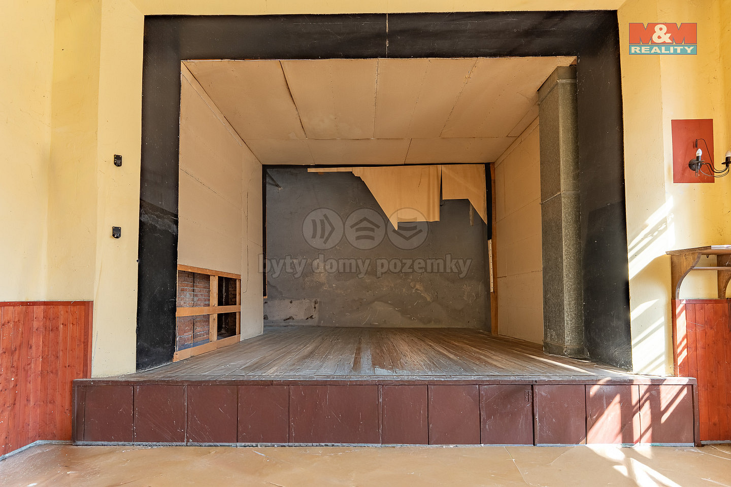 Prodej domu 1 120 m² s pozemkem 671 m² — photo 2