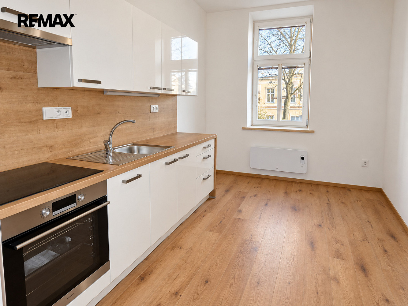 Pronájem bytu 2+kk 40 m² – fotografie 2