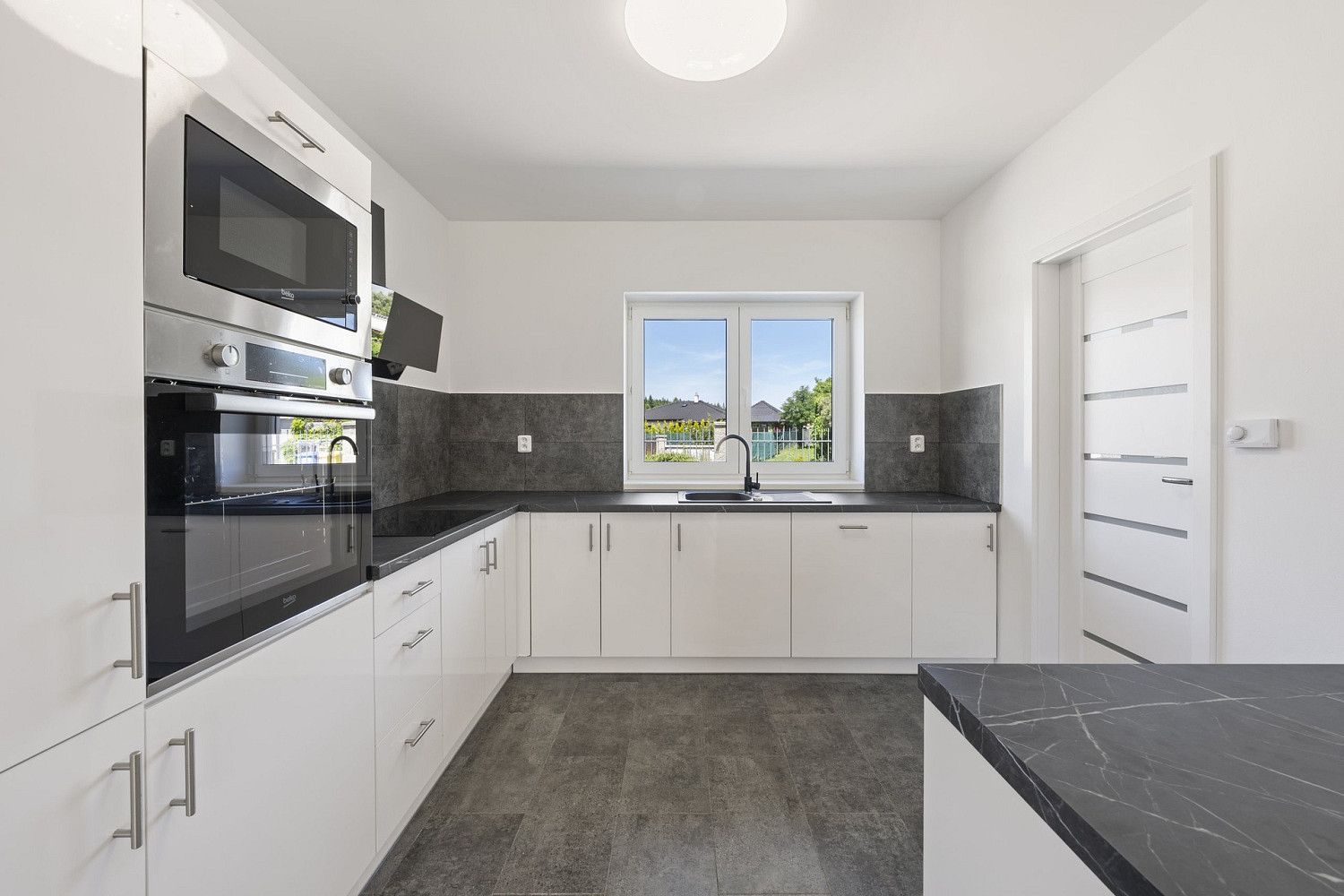 Prodej domu 107 m² s pozemkem 901 m² – fotografie 3