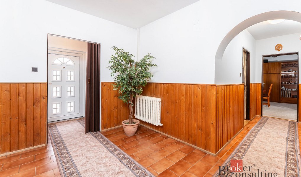 Prodej domu 255 m² s pozemkem 1 050 m², Pila – náhled fotky 6