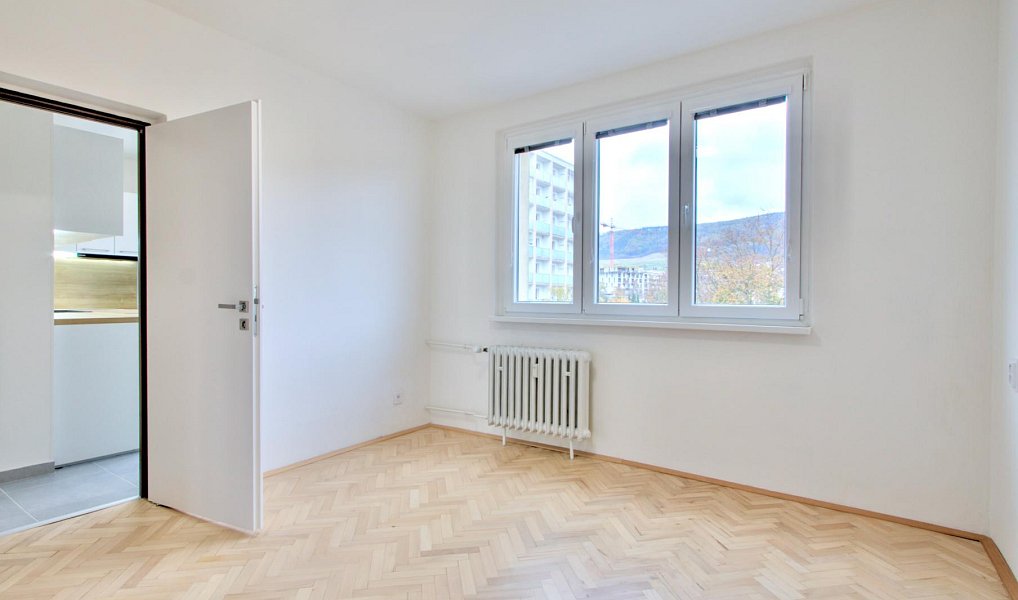 Pronájem bytu 3+1 68 m², Beroun – náhled fotky 8