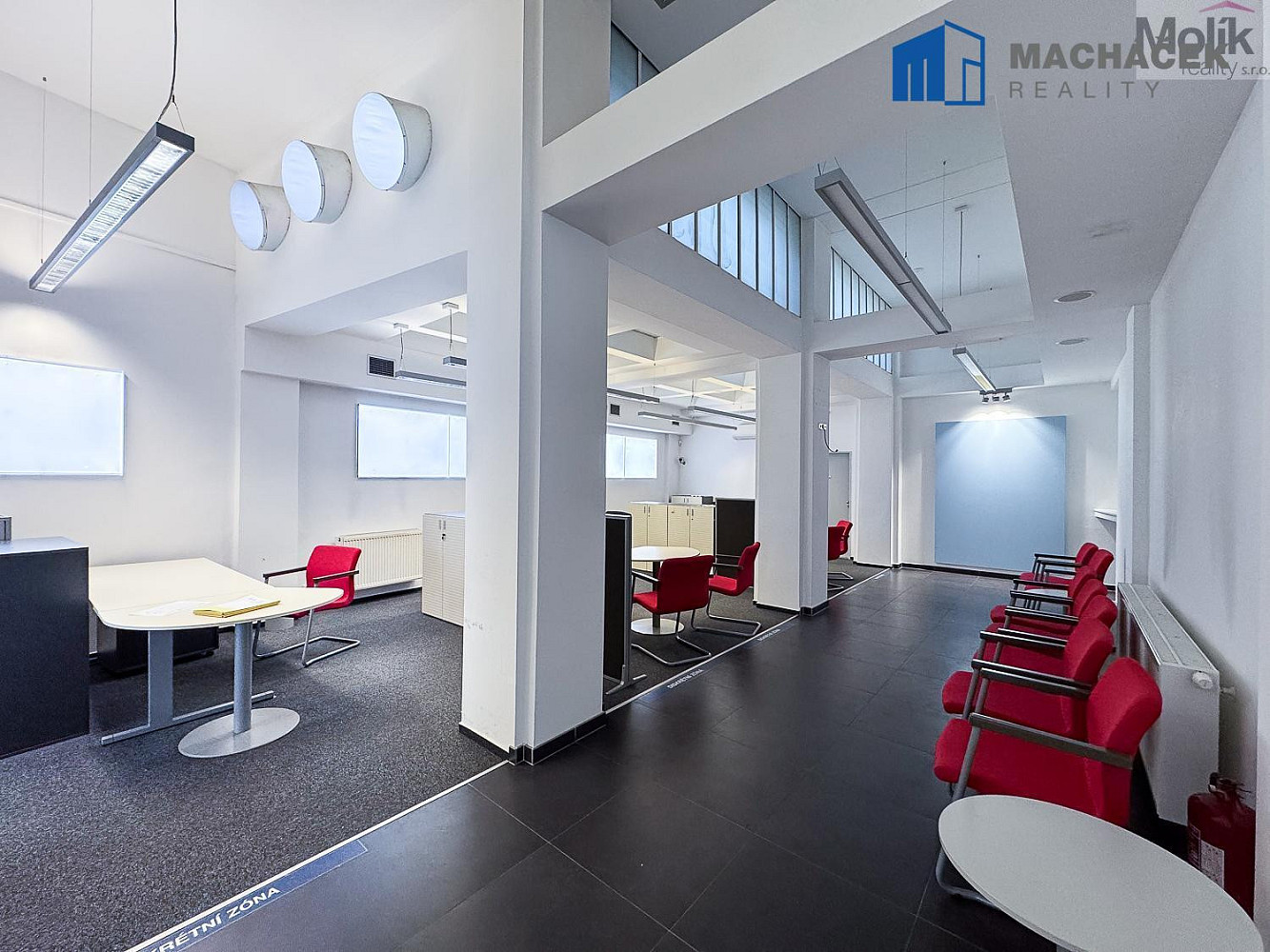 Pronájem obchodních prostor 180 m² – fotografie 2