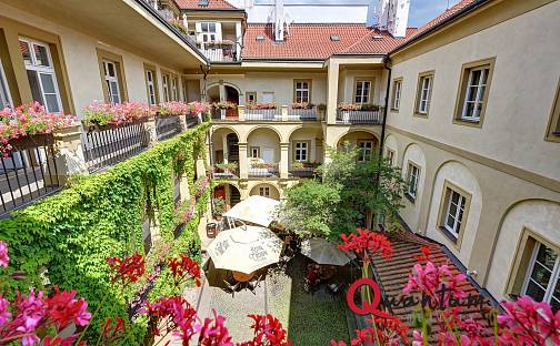 Pronájem kanceláře 18 m², Loretánské náměstí, Praha 1 - Hradčany