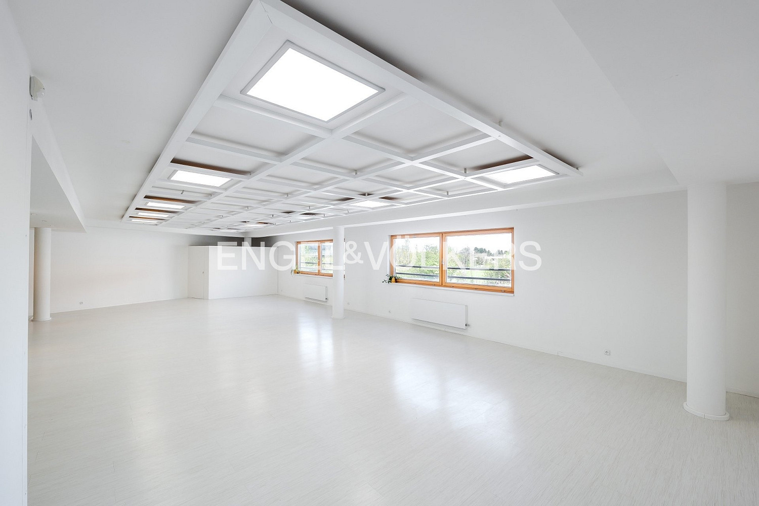 Pronájem obchodních prostor 257 m² – fotografie 3