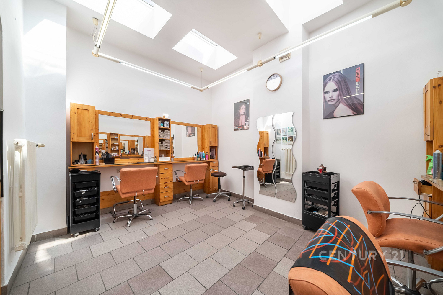 Pronájem obchodních prostor 55 m²