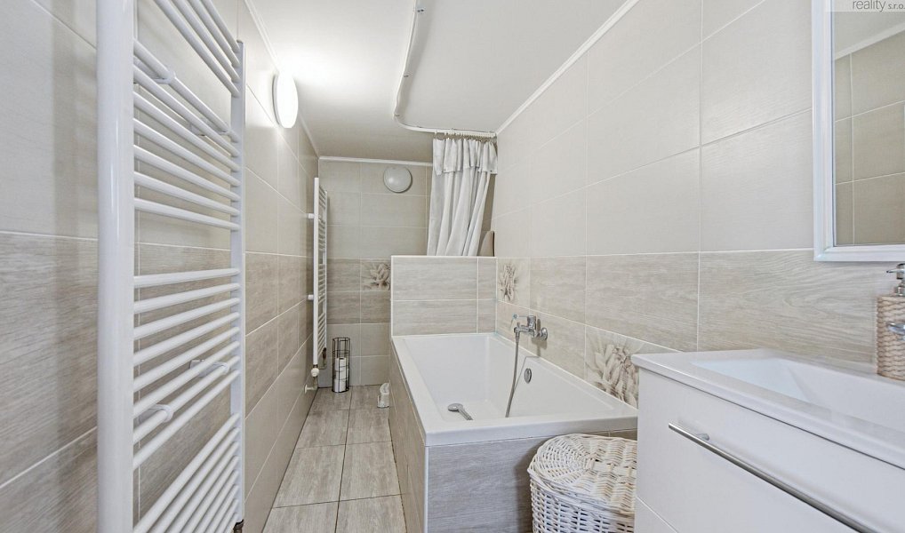 Prodej domu 105 m² s pozemkem 253 m², Dubí – náhled fotky 18