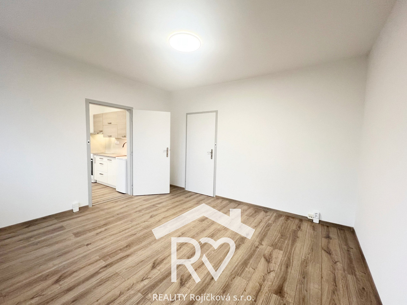 Pronájem bytu 2+1 47 m² – pohled 4