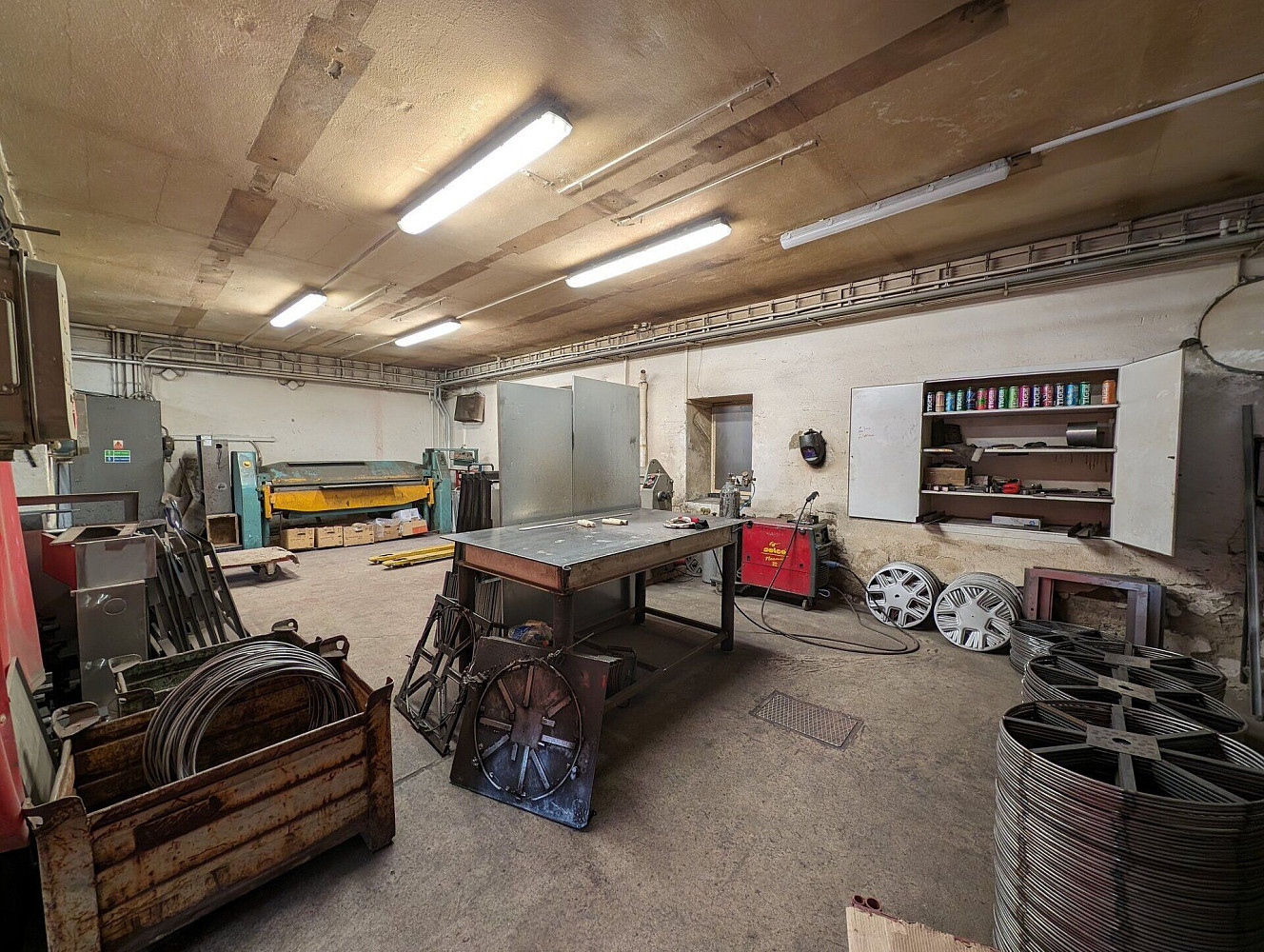 Prodej výrobních prostor 1 300 m² – fotografie 5