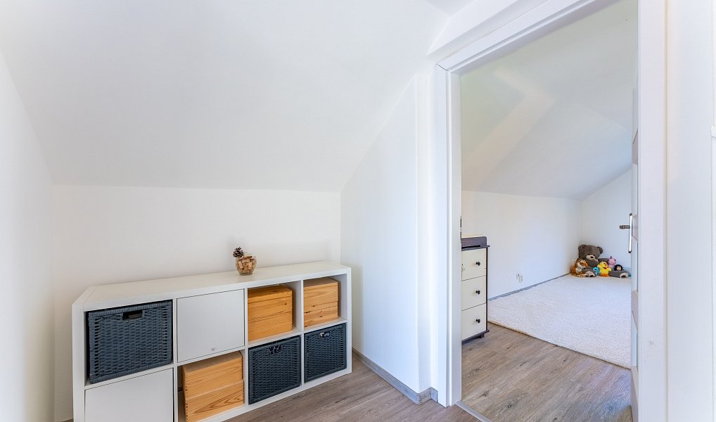Prodej domu 162 m² s pozemkem 735 m², Horní Kruty – náhled fotky 13