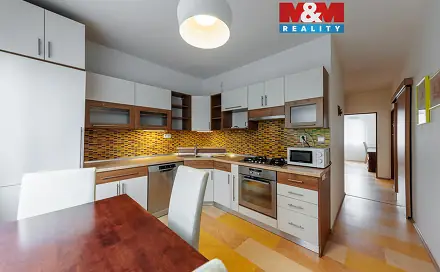 Prodej bytu 3+1 76 m², Slovenská, Sokolov