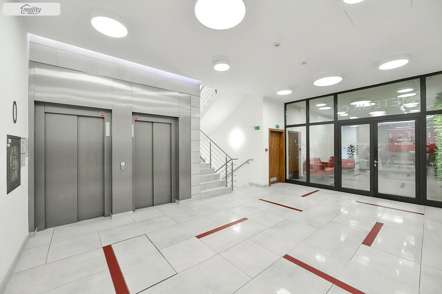 Pronájem kanceláře 485 m² — photo 4