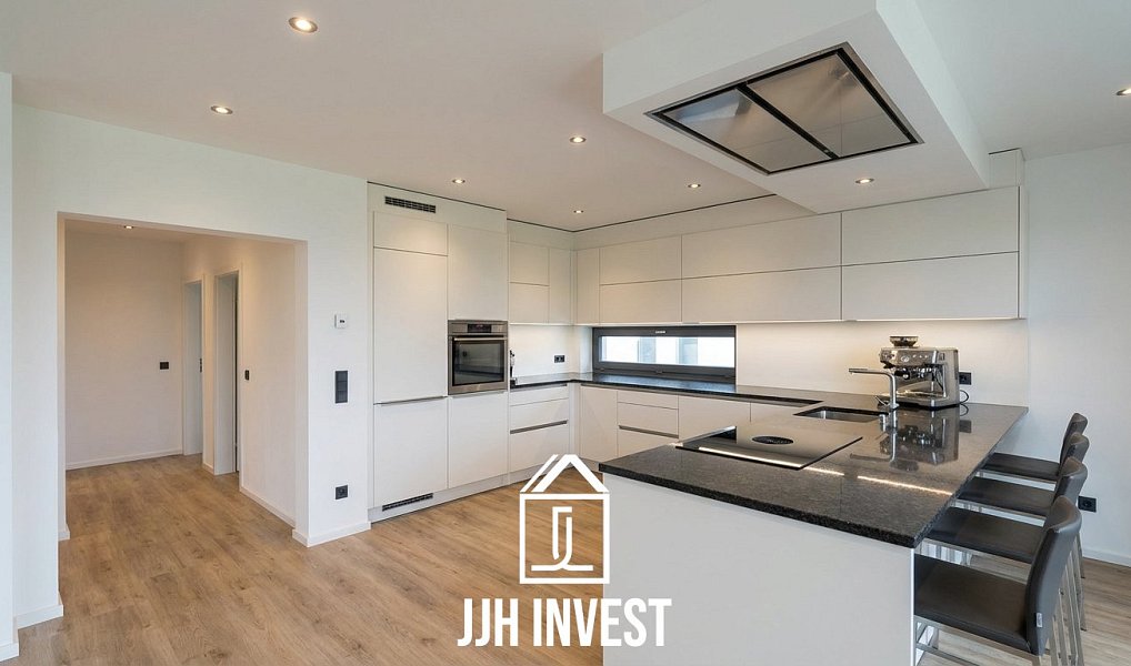 Prodej domu 195 m² s pozemkem 805 m², Vysoký Újezd – náhled fotky 2