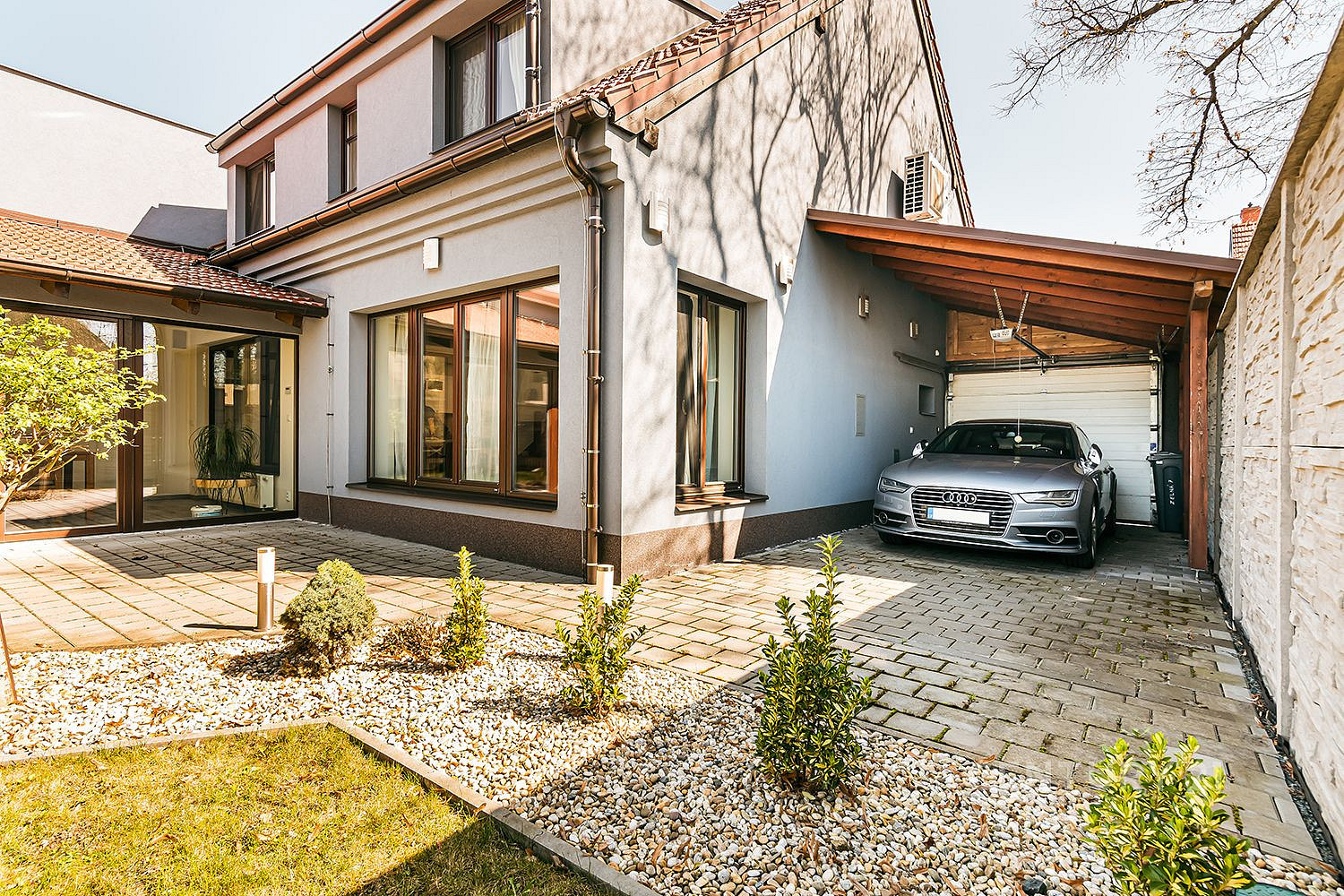 Prodej domu 218 m² s pozemkem 454 m² – fotografie 2