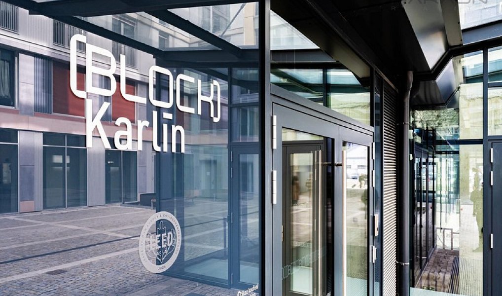 Pronájem kanceláře 706 m², Praha – náhled fotky 3