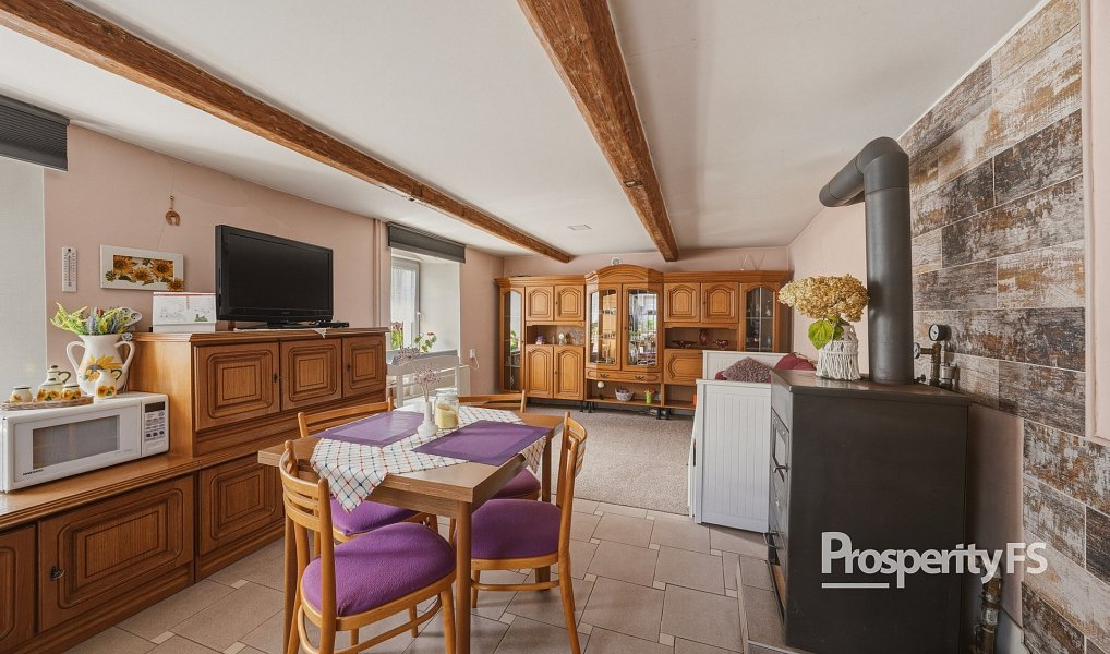 Prodej domu 318 m² s pozemkem 1 081 m², Liběšice – náhled fotky 2