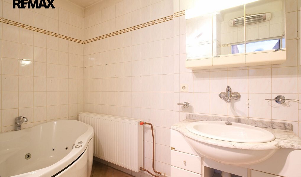 Prodej domu 223 m² s pozemkem 662 m², Dolní Lhota – náhled fotky 18