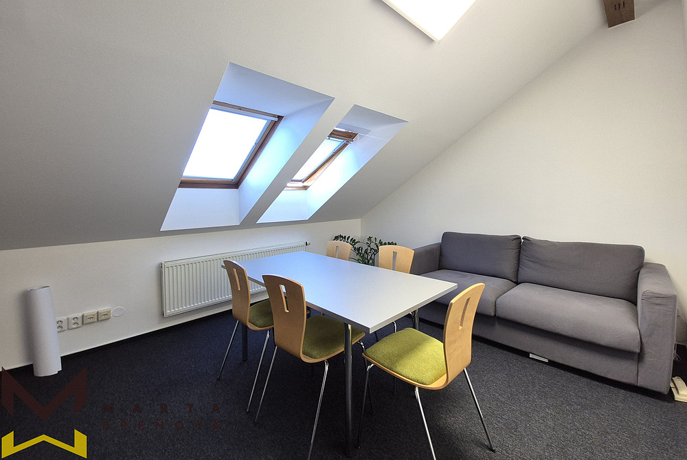Pronájem kanceláře 277 m² – fotografie 2