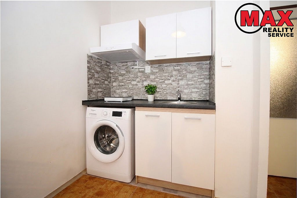 Pronájem bytu 1+kk 29 m² – fotografie 3