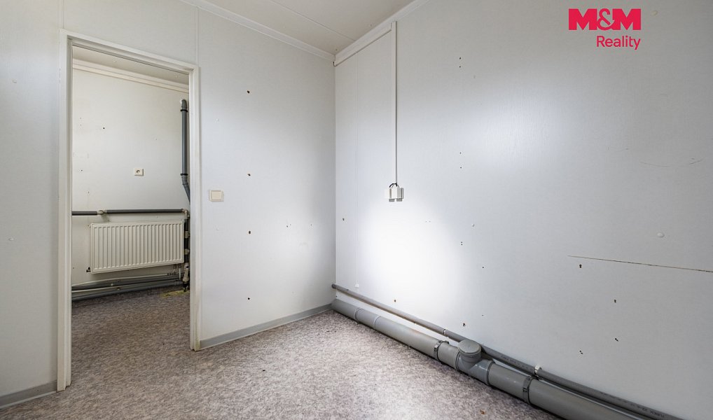 Prodej obchodních prostor 290 m², Bernartice – náhled fotky 9