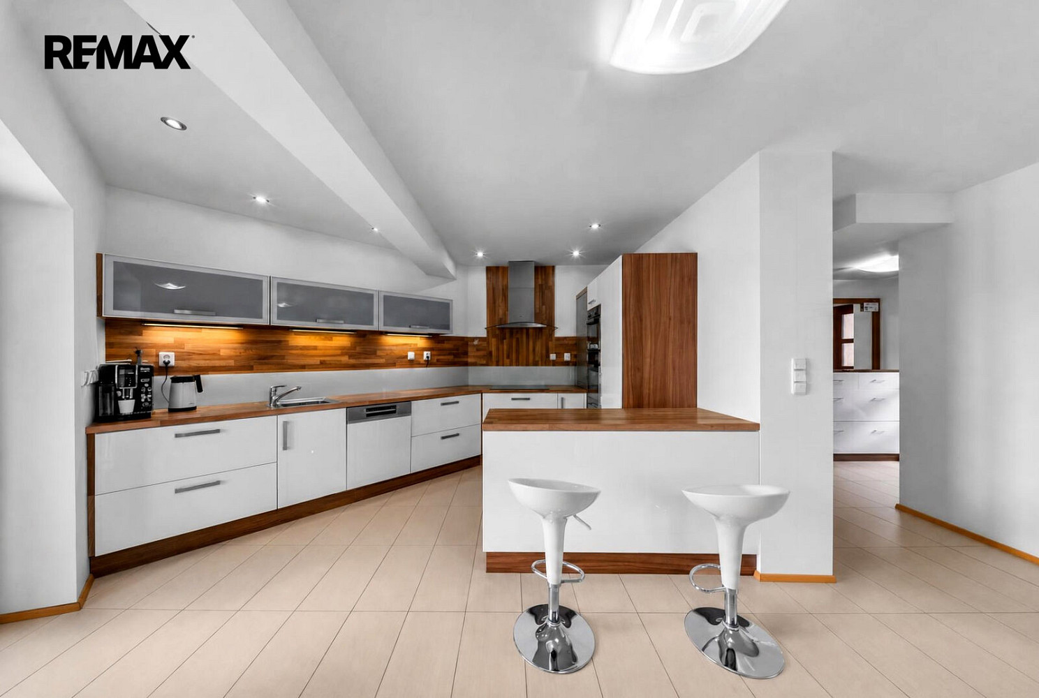 Prodej domu 252 m² s pozemkem 1 767 m² – fotografie 3