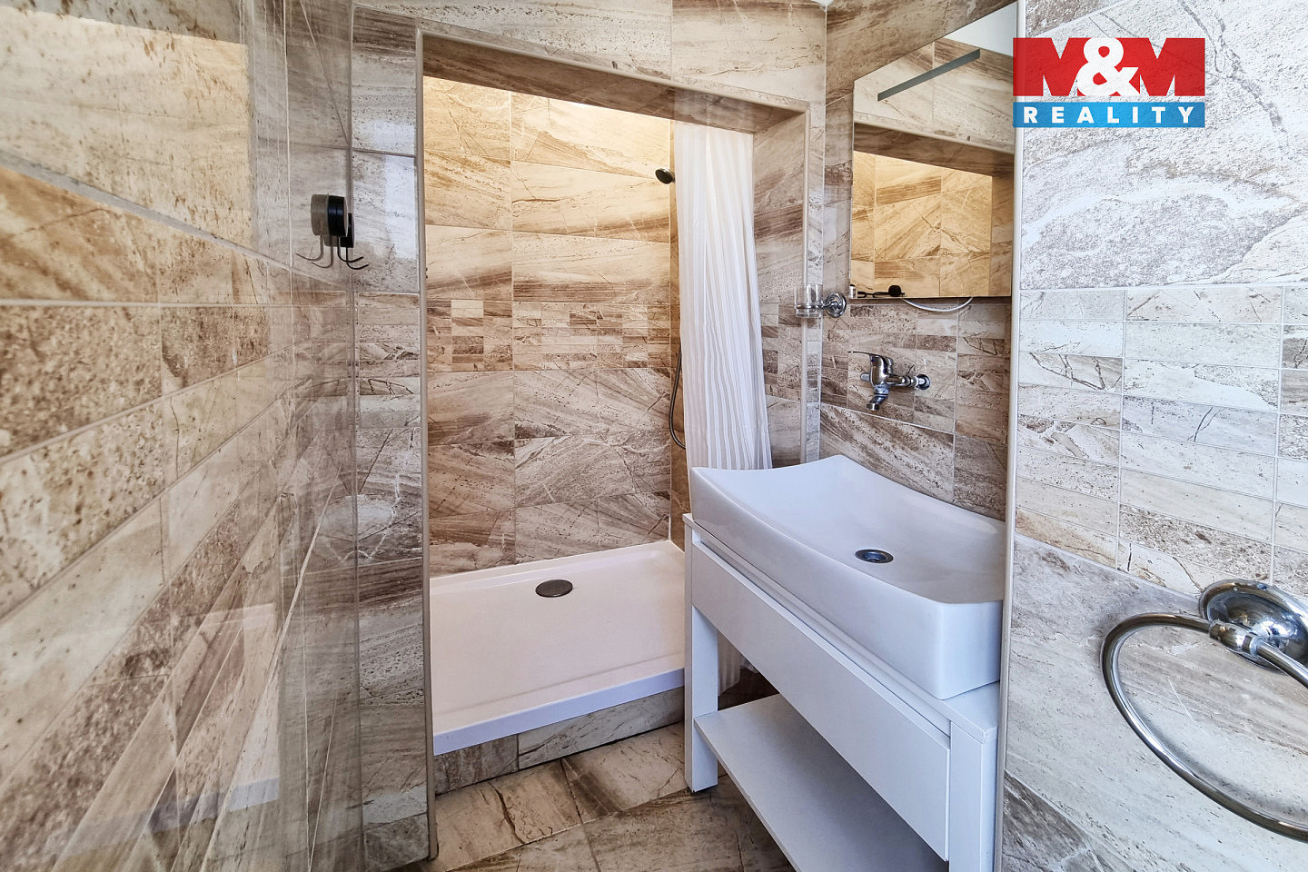Pronájem bytu 2+kk 79 m² — photo 3