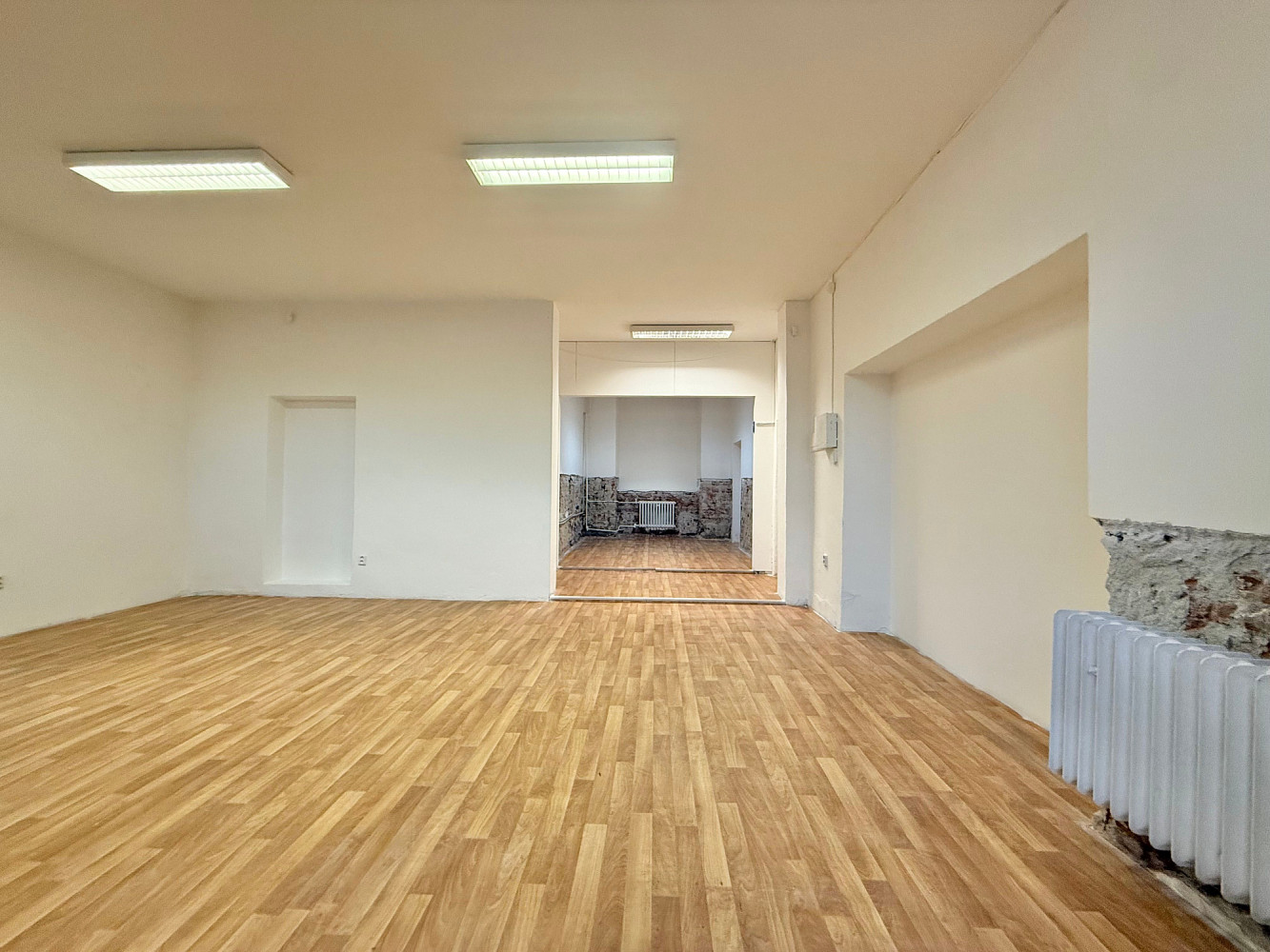 Pronájem obchodních prostor 90 m² – fotografie 3