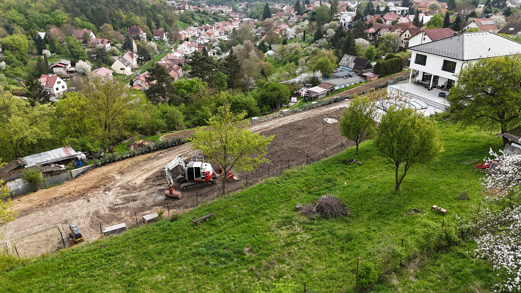 Prodej stavebního pozemku 1 655 m² – fotografie 3