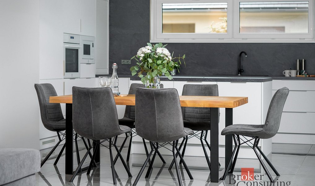 Prodej domu 333 m² s pozemkem 1 002 m², Šimonovice – náhled fotky 9