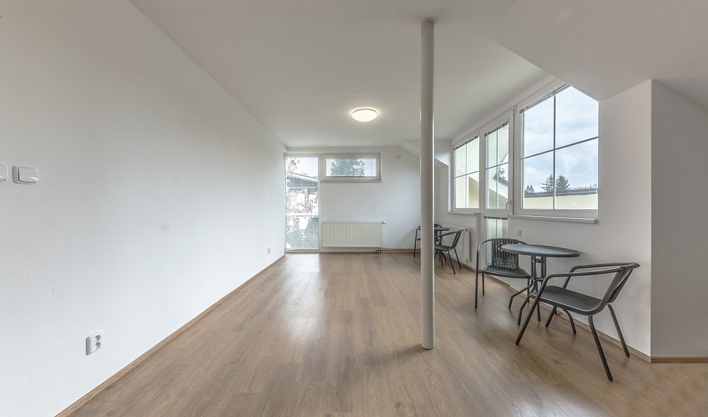 Prodej domu 260 m² s pozemkem 991 m², Praha – náhled fotky 16