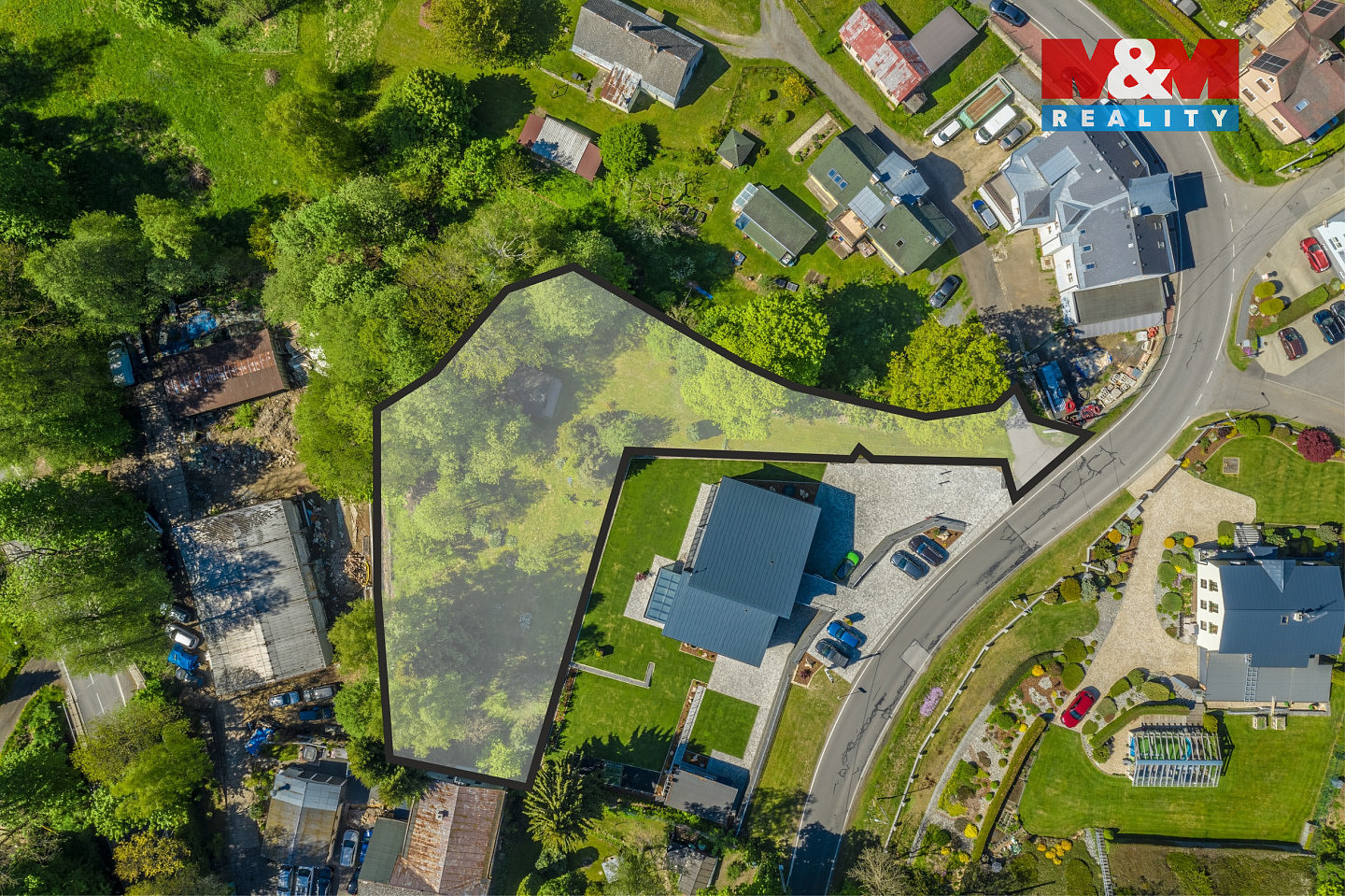 Prodej stavebního pozemku 2 165 m² – fotografie 3