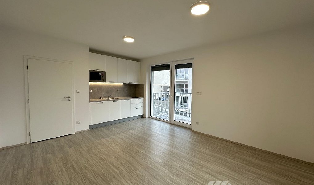 Pronájem bytu 1+kk 26 m², Otrokovice – náhled fotky 2