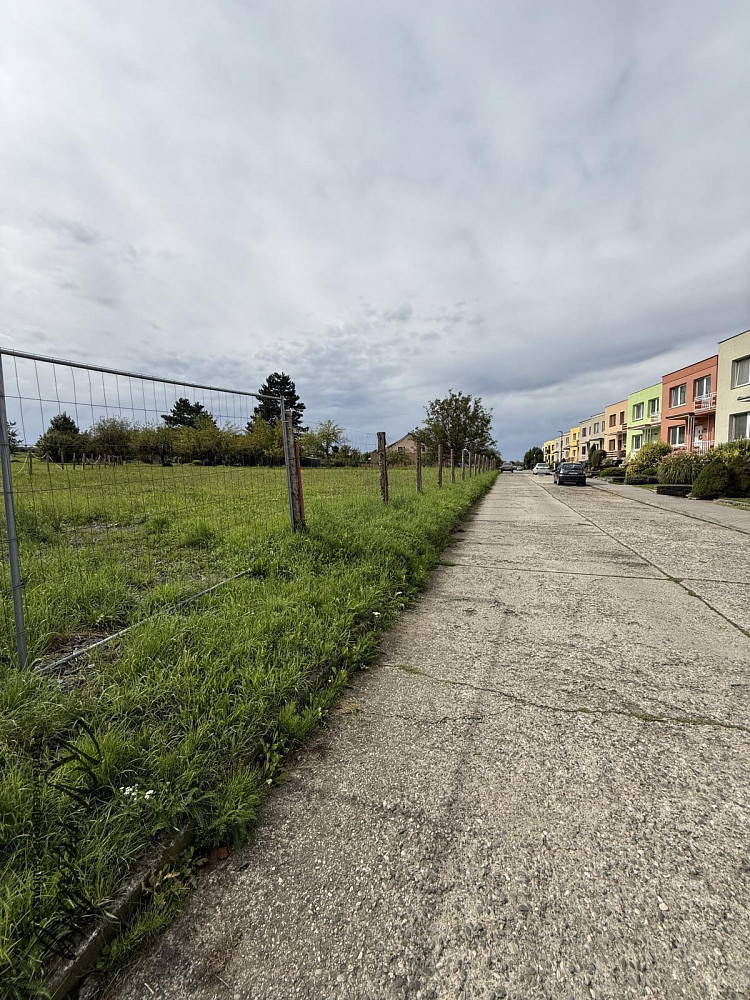 Prodej stavebního pozemku 913 m² – fotografie 5