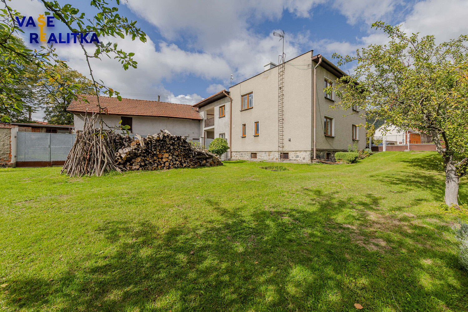 Prodej domu 188 m² s pozemkem 1 449 m²