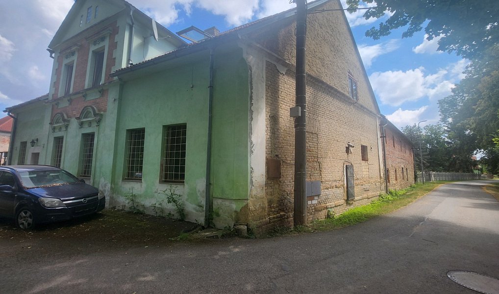 Dražba rodinného domu, 483 m², Rakovník, Hořesedly