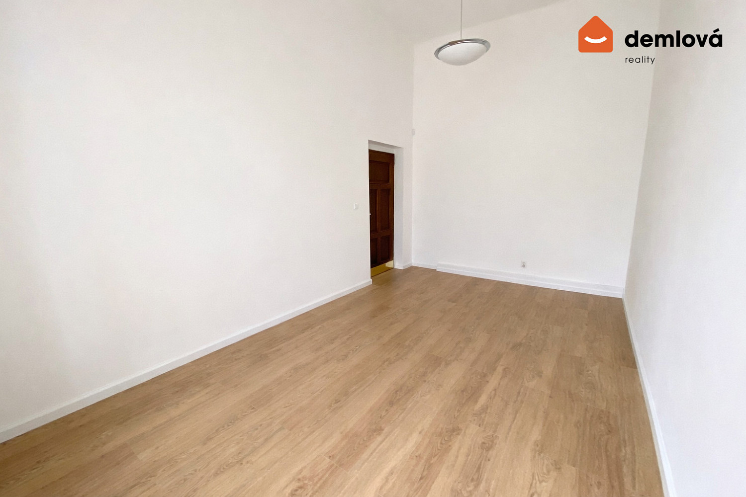 Pronájem kanceláře 24 m² – fotografie 3