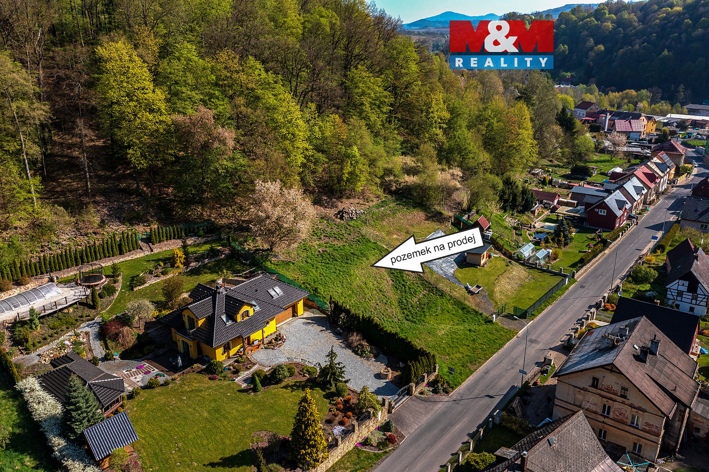 Prodej stavebního pozemku 1 493 m²