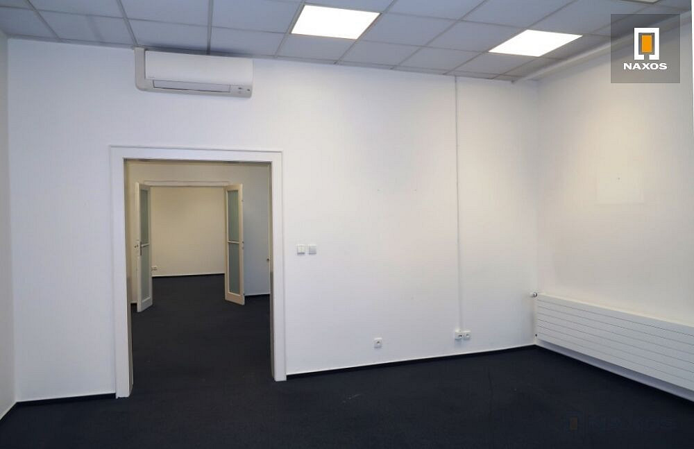 Pronájem kanceláře 135 m² – fotografie 4