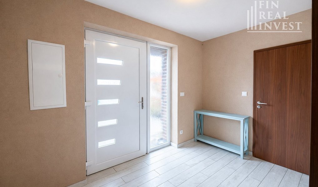 Prodej domu 328 m² s pozemkem 975 m², Hovorany – náhled fotky 3