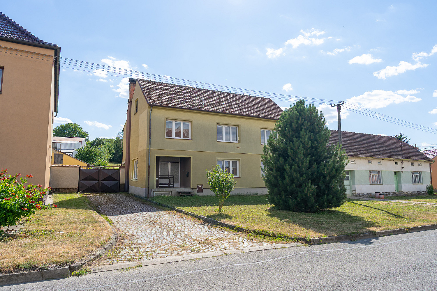 Prodej domu 258 m² s pozemkem 2 226 m²