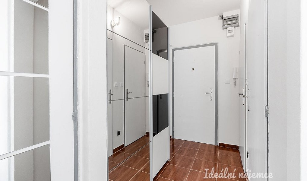 Pronájem bytu 2+kk 41 m², Praha – náhled fotky 8